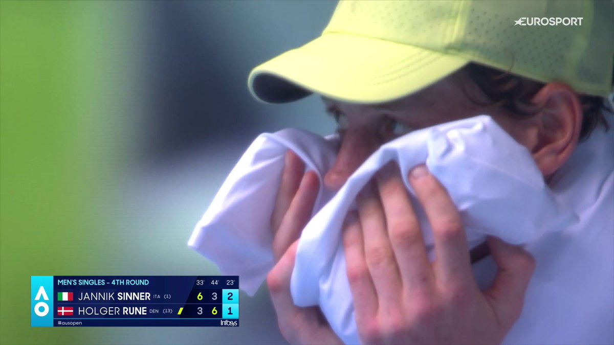 Los temblores de Sinner en el paso por banquillos. #AusOpen #AO2025