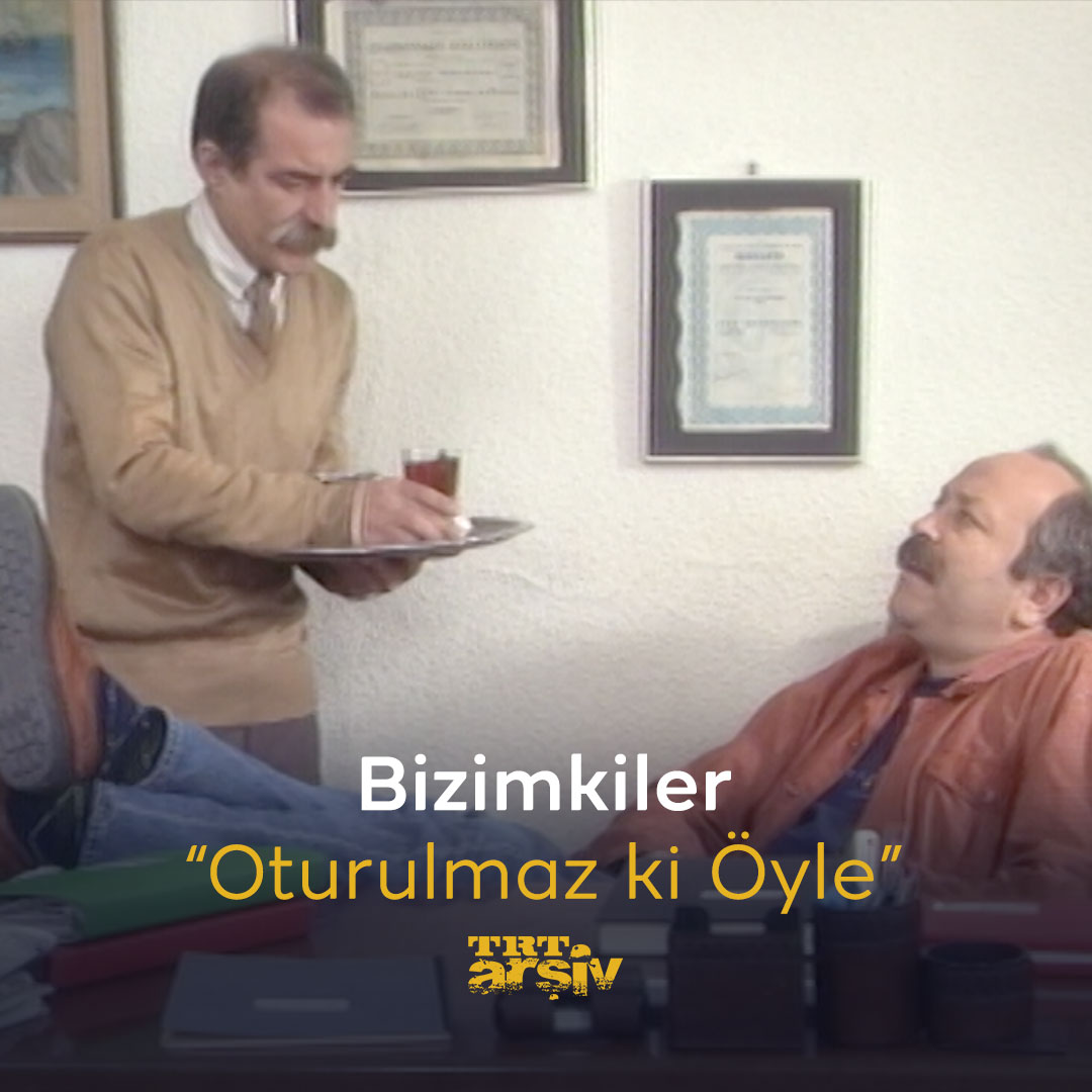 Perihan Abla, Bizimkiler, Yazlıkçılar gibi pek çok dizi ve filmin yönetmeni #YalçınYelence iki yıl önce aramızdan ayrıldı. Yelence’yi Bizimkiler dizisinden bir kesitle anıyoruz. 📺