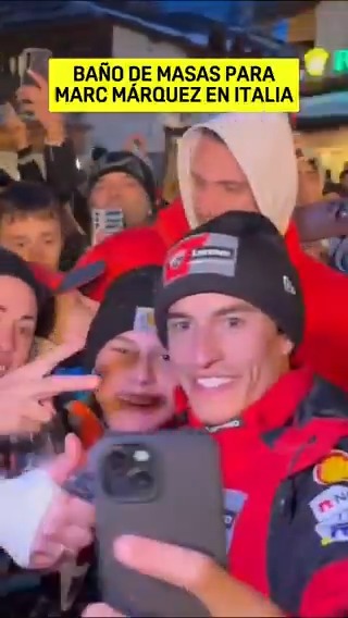 Nadie quería irse de la presentación de Ducati sin un autógrafo o una foto con Marc Márquez 📸✍️ 🎥 Pablo Juanarena Aós