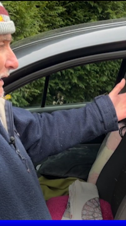 Ce couple de retraités vit dans sa voiture depuis 4 mois