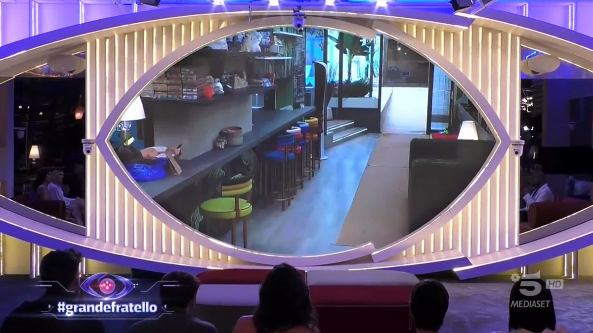 Pamela ha trovato un bigliettino... che significato avrà davvero? #GrandeFratello