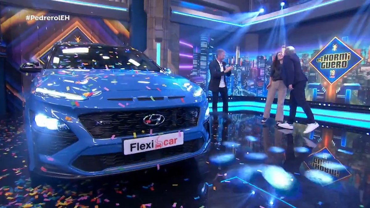 En 20 segundos... ¡Julia se ha llevado el cochazo de Flexicar! #PedrerolEH