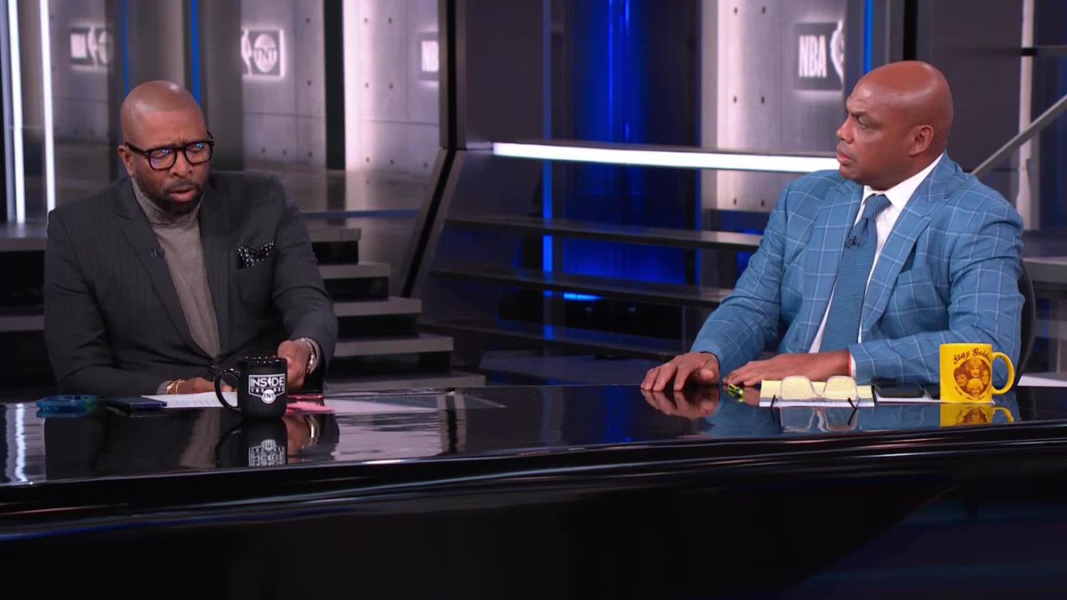 "They should go young, through the draft, through trade" 👀 Kenny gives his take on where the Warriors should go from here 🗣️