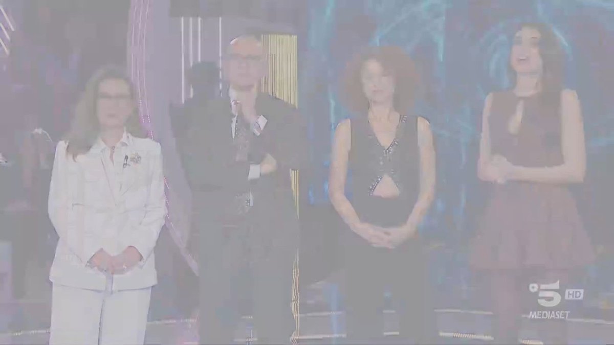 Grazie per aver seguito con noi questa puntata di #GrandeFratello su #Canale5: prossimo appuntamento? Giovedì! ❤️ Nel frattempo su Mediaset Extra, Mediaset Infinity, sul nostro sito e su tutti i social potrete continuare a vivere la Casa! Buonanotte! ✨