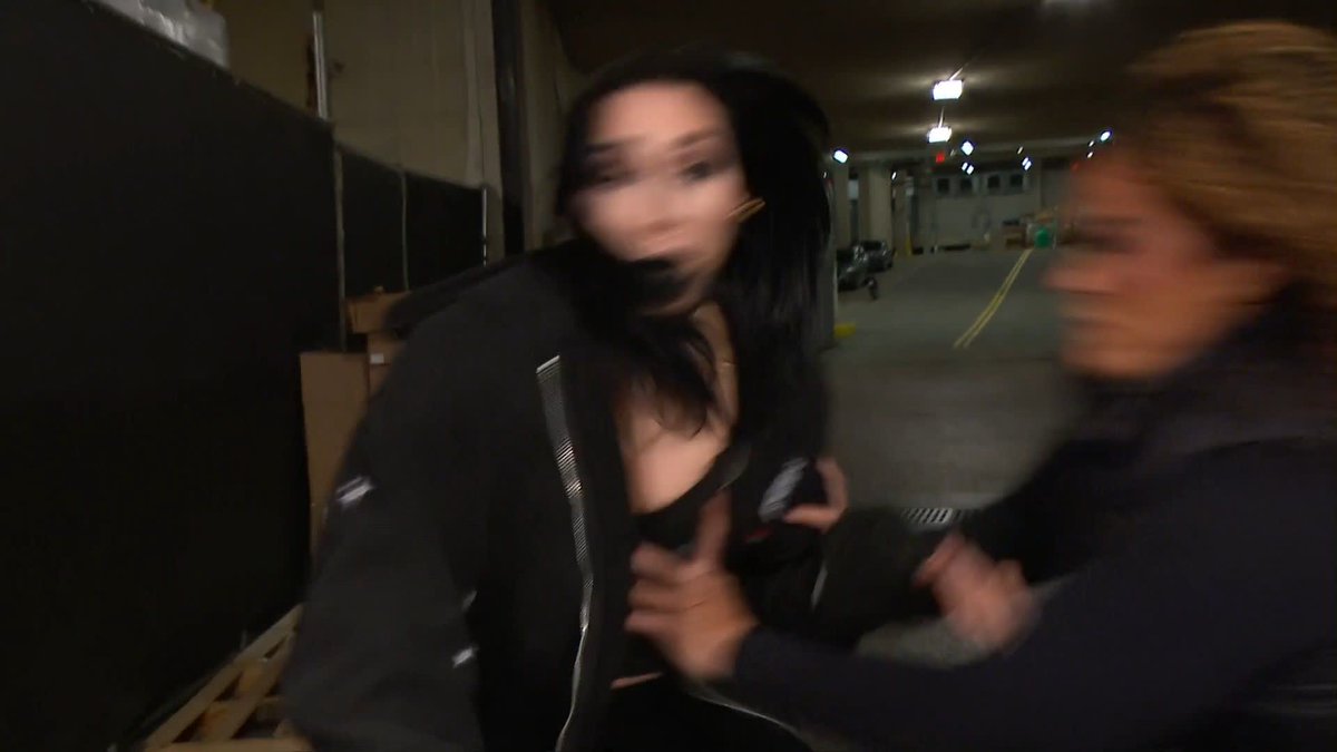 Mami gets welcomed to #WWERaw!