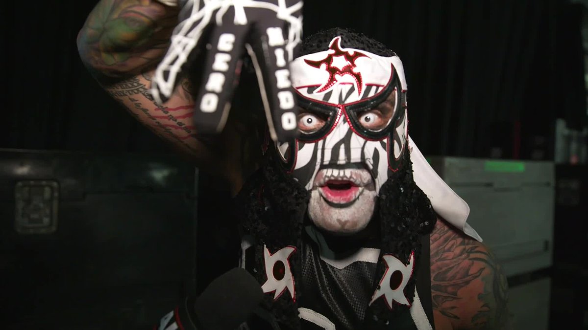 Penta viene por todo y por todos en #WWERaw con CERO MIEDO!!! 🫶🥹🇲🇽