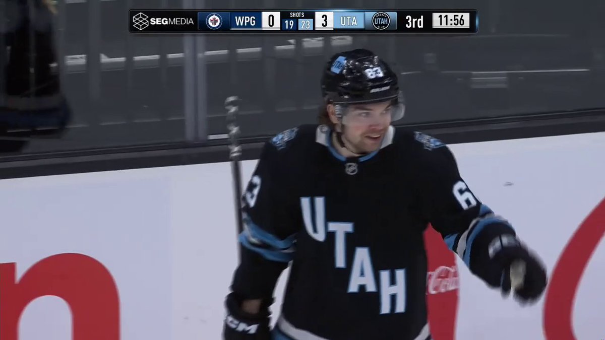 This Utah Mammoth passing play is GORGEOUS 🤩
