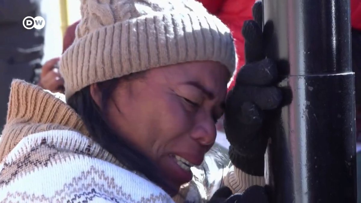 【川普关闭庇护申请App 移民梦想破灭】 就职后数小时内,美国总统川普关闭了一款允许移民预约进入美国的应用程序。自 2023年1月以来,已有近100万人通过该应用程序进入美国。