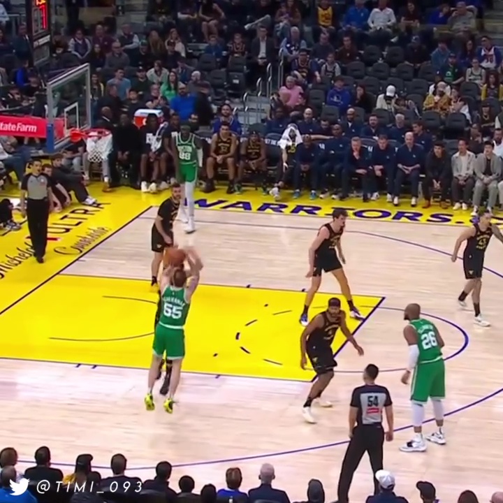 Celtics rookie Baylor Scheierman against the Warriors last night: A three, a mid-range jumper, and nice assist 👀 He finished with career-best 5 points & 3 rebounds in 4 minutes.