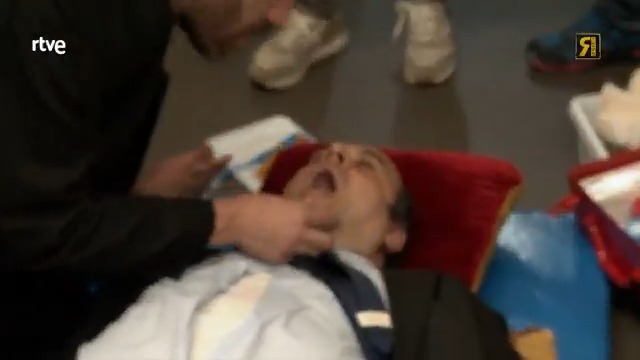 Creo quiero un spin off de esta mini serie que se emite durante la lotería. #LaRevuelta