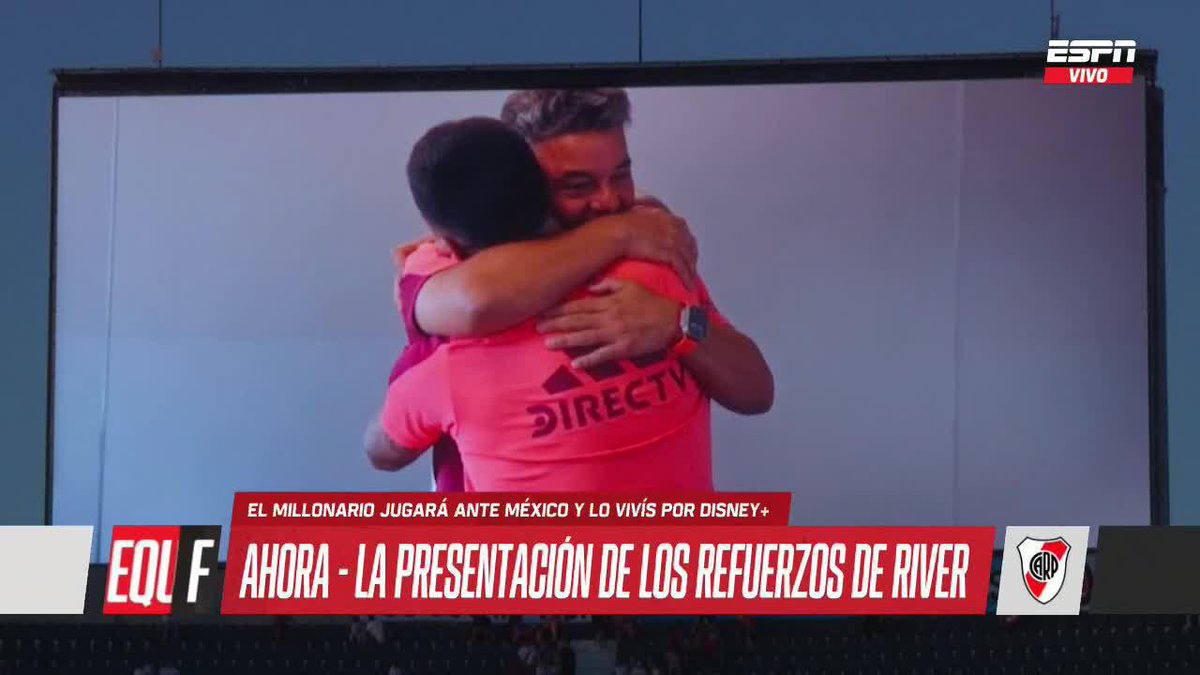 🔝 ¡EL REGRESO DE UN ÍDOLO! La ovación a Enzo Pérez de todo el Monumental en la presentación de los refuerzos de River. 📺 No te pierdas #ESPNEquipoF en vivo por #DisneyPlus