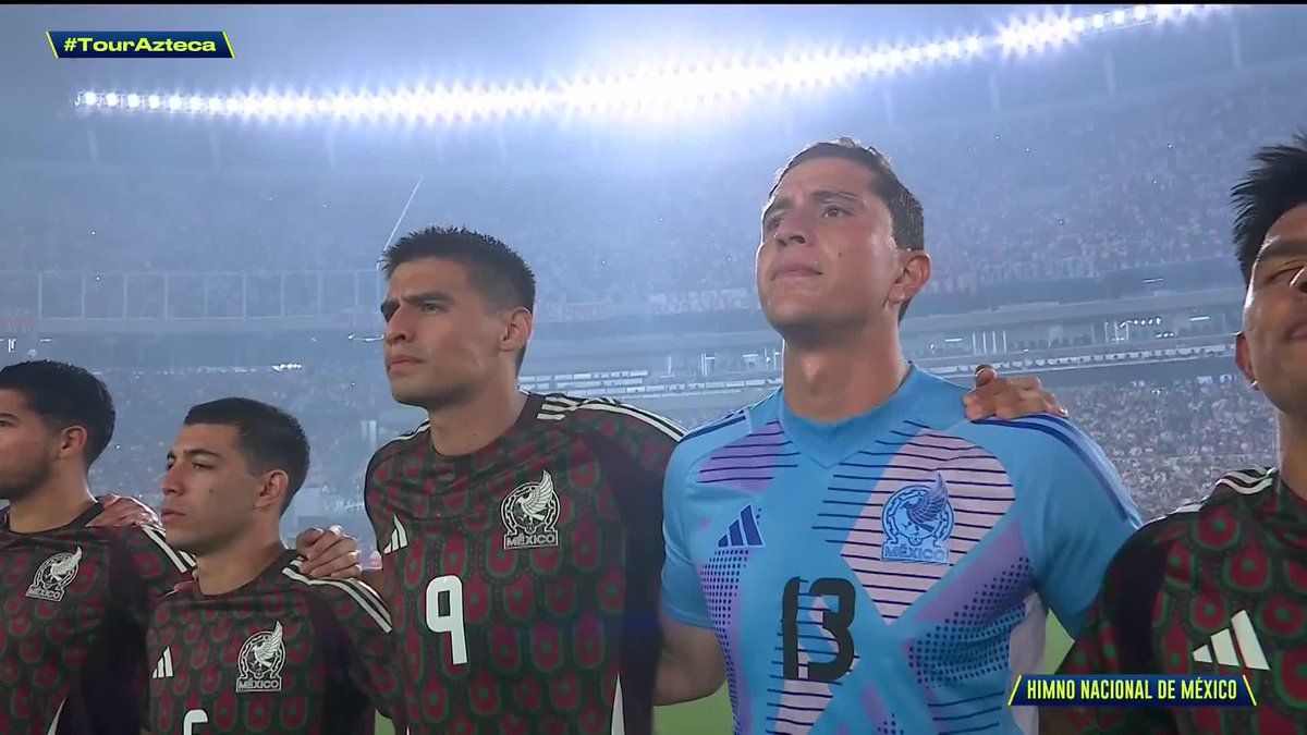 ¡Abuchean el Himno Nacional Mexicano! 😱 Los aficionados en el Estadio Monumental se hicieron sentir previo al River Plate vs México... #TourAzteca 🔴 EN VIVO: