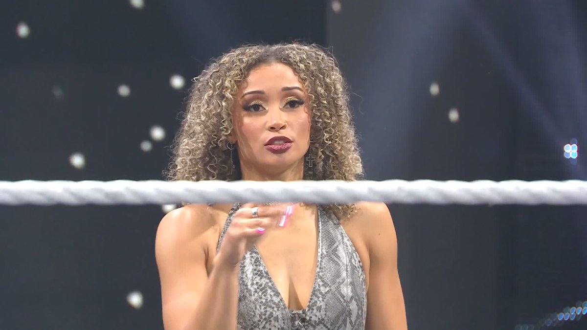 😱 😱 😱 Kelani Jordan just cost 𝙹 the match! #WWENXT