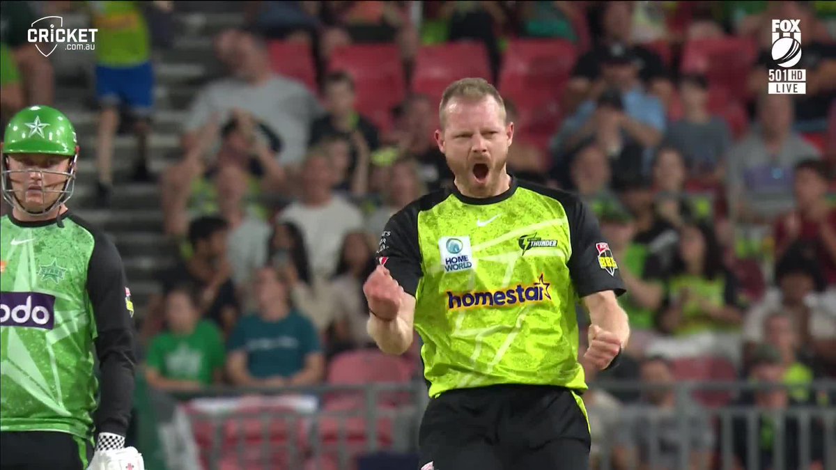 Early wicket in the chase! Sam Harper falls in the first over to Nathan McAndrew. #BBL14