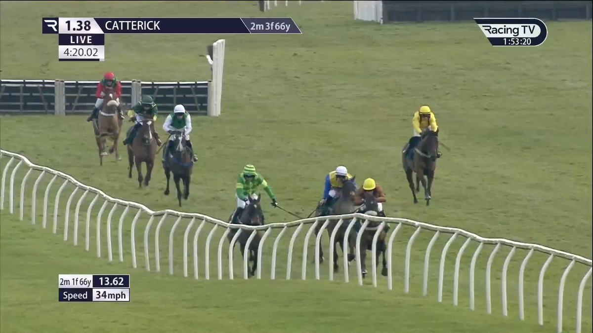 Jarrive De Mee the 2/5fav scrapes home at Catterick under the Patrick Mullins drives for Willie Mullins. The Clonmel Kid ran a huge race in third staying on nicely, proud of the big boy for his new owners! 😍