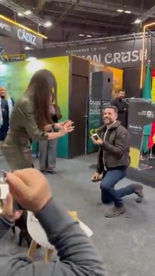 Que te pidan matrimonio en un stand de Fitur es suficiente razón para decir que no.