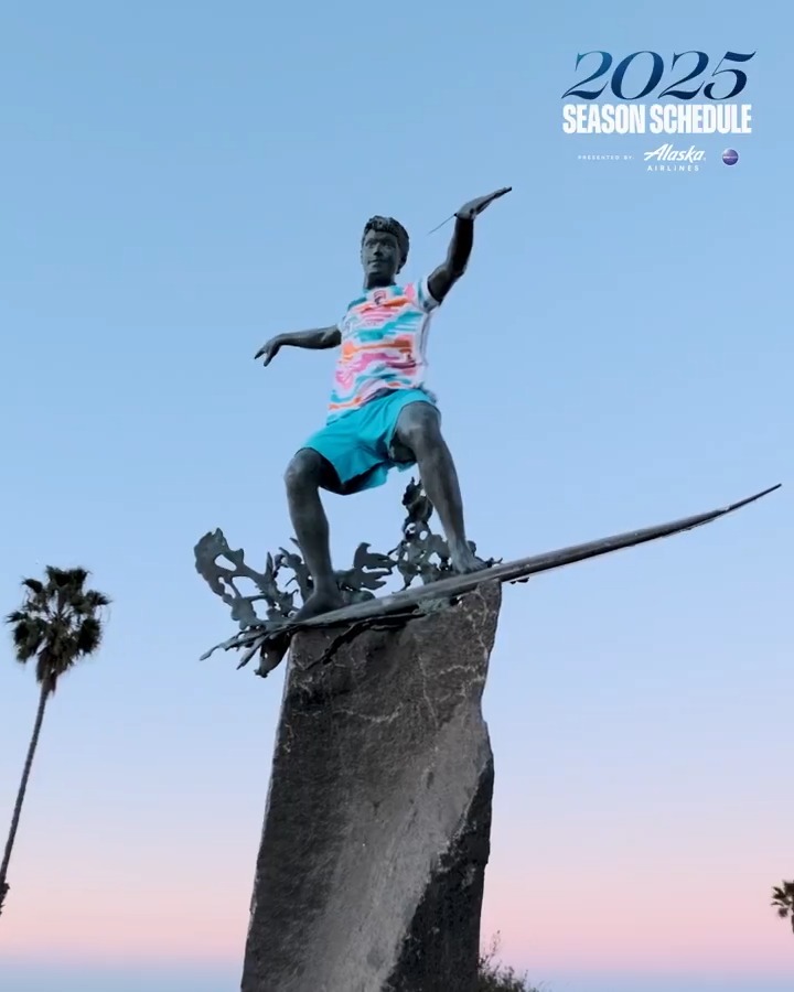PADDLE OUT FOR A NEW SEASON, SD 🏄‍♀️🌊 Alaska Airlines