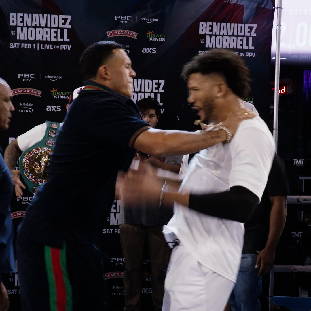 “🖕🏽 David Morrell. 🖕🏽 his team.🖕🏽 his 🐕. 🖕🏽 his 🐈. 🖕🏽 his whole team. 🖕🏽 everybody over there,” David Benavidez tells us how he really feels about Morrell. 📺 Watch Gloves Off #BenavidezMorrell on Prime Video and YouTube today: