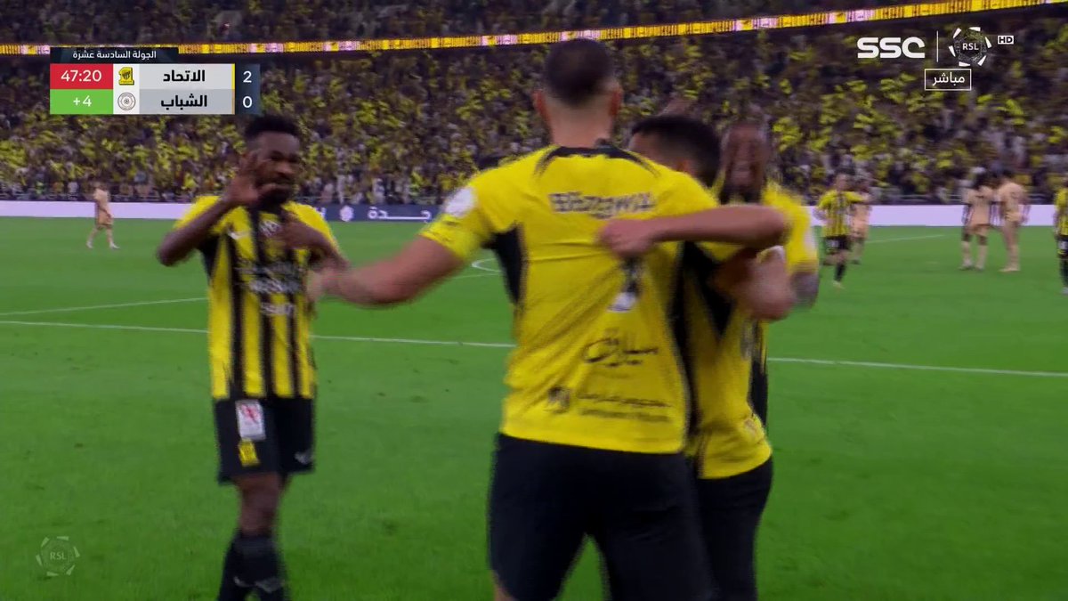 كريم يا عميد ،، عميد يا كريم 💛🖤