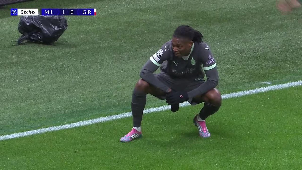 ¡¡LE ROMPIÓ EL ARCO!! Bombazo de Rafa Leao para vencer a Gazzaniga y anotar el 1-0 de Milan ante Girona. 📺 Mirá la #UCL en #DisneyPlus Premium