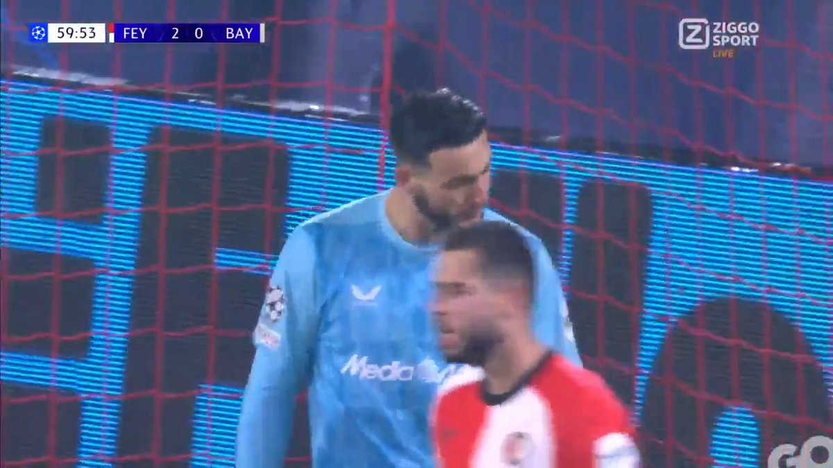 𝐖𝐎𝐀𝐀𝐀𝐀𝐇 BIJLOW! ✨ Weer is de keeper van Feyenoord belangrijk met een redding 💪 #ZiggoSport #UCL #FEYBAY