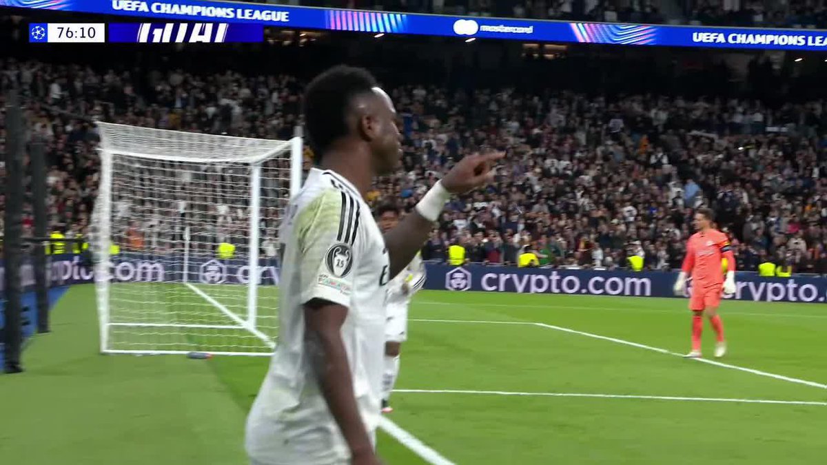 ¡¡DE ARCO A ARCO!! ¡GALÁCTICO GOLAZO DE REAL MADRID EN LOS PIES DE VINÍCIUS! 📺 Mirá la #UCL en #DisneyPlus Premium