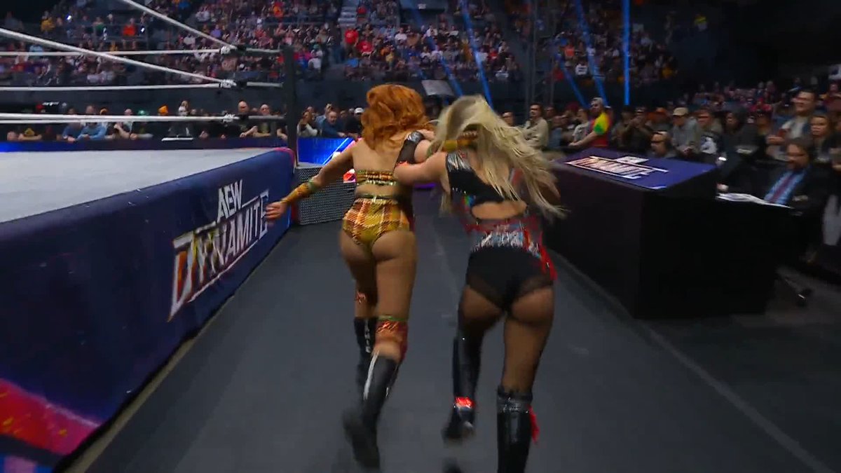 This match has already devolved into chaos! Watch #AEWDynamite LIVE on TBS Network &amp; @SportsOnMax JAMIE HAYTER | julia hart