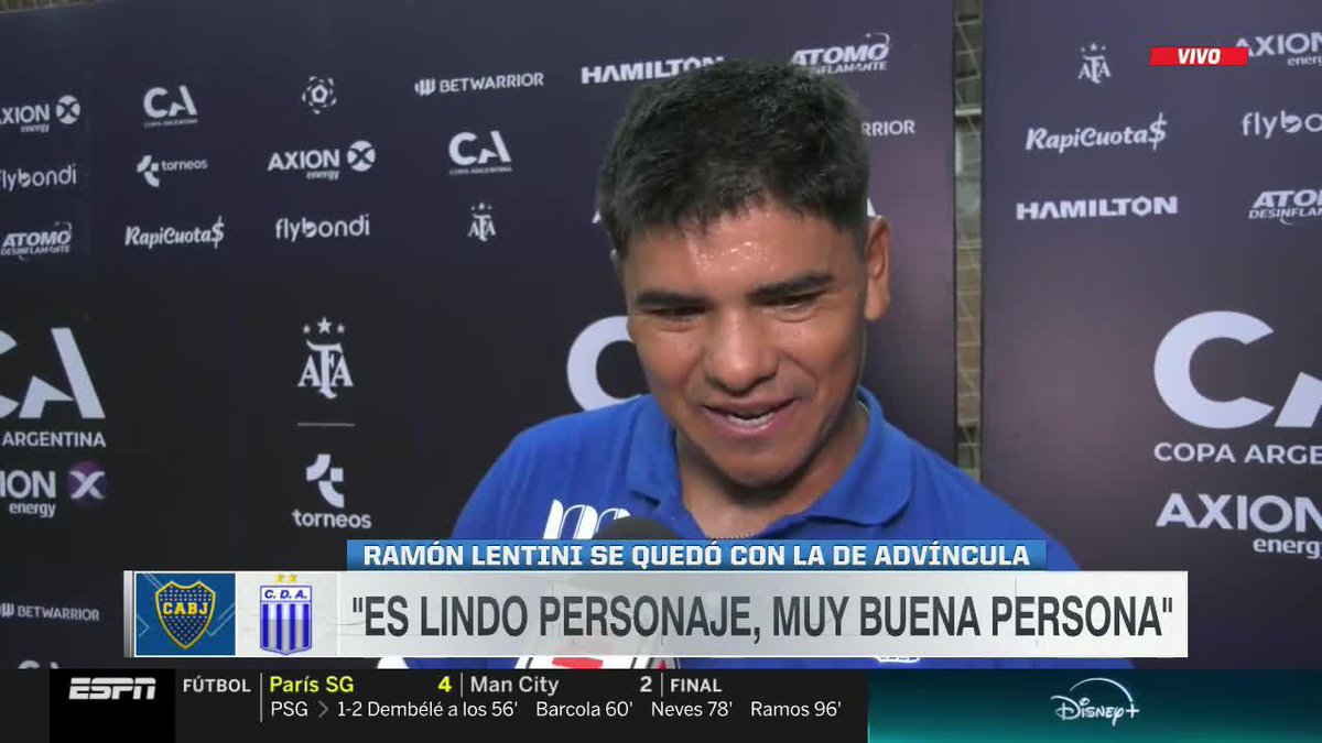 😀Los jugadores de Argentino (MM), FELICES por la utilería regalada por #Boca. 👏ENORME gesto del Xeneize.
