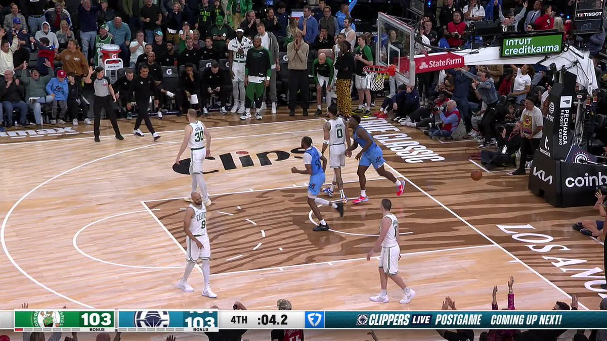 DERRICK JONES JR. TIES IT UP WITH 4 SECONDS LEFT 😱