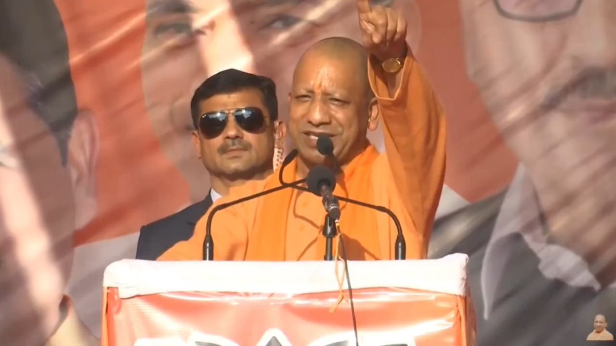 आम आदमी पार्टी के अध्यक्ष श्री अरविंद केजरीवाल जी से मैं पूछना चाहता हूं... क्या वह भी यमुना जी में अपने मंत्रियों के साथ जाकर स्नान कर सकते हैं?