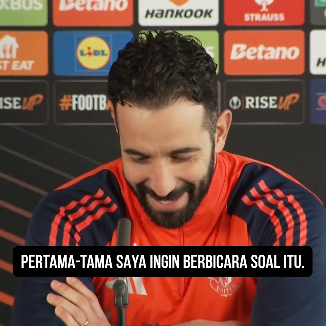 💬 "Saya sangat blak-blakan dengan para pemain." Klarifikasi Ruben Amorim terkait komentarnya selepas melawan Brighton. ⬇️ #MUFC || #UEL