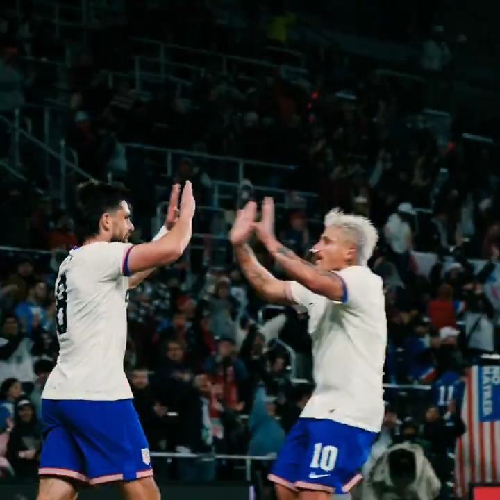 A broken nose and Diego still sniffed this pass out 😤 #USMNT x AT&T