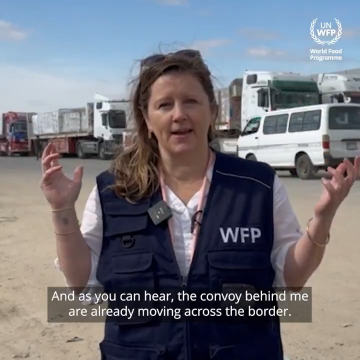 Thanks to fresh supplies, WFP has already been able to get bakeries in #Gaza up and running again. We have also been preparing hot meals, including for people on the move, and we are delivering ready-to-eat meals to families in shelters. We must ensure this lifeline continues.