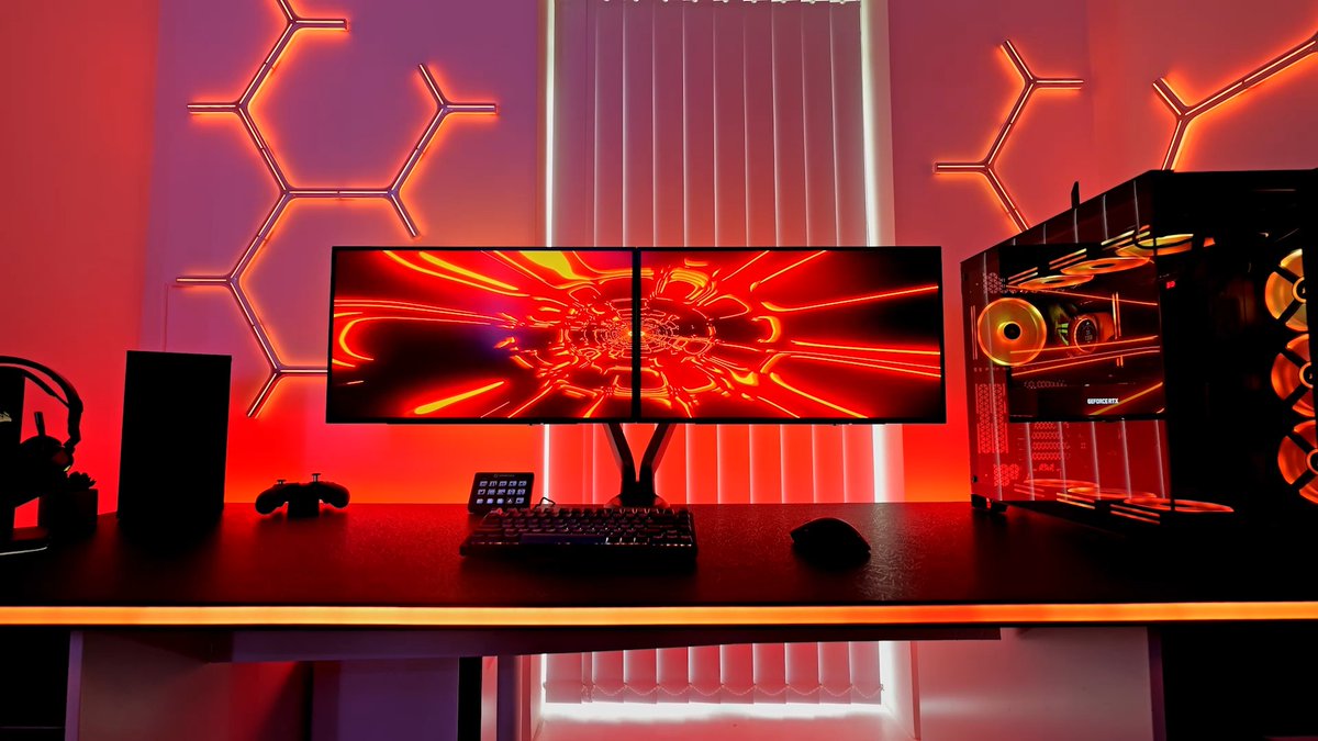 Get groovy with our GOVEE integration! 🕺 Synchronize select Govee products with iCUE Murals to host your own gorgeous lightshow. 💡: