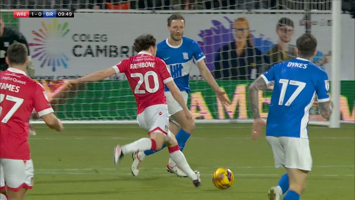 A crucial goal from Ollie Rathbone in Wrexham's push for promotion! 🔥