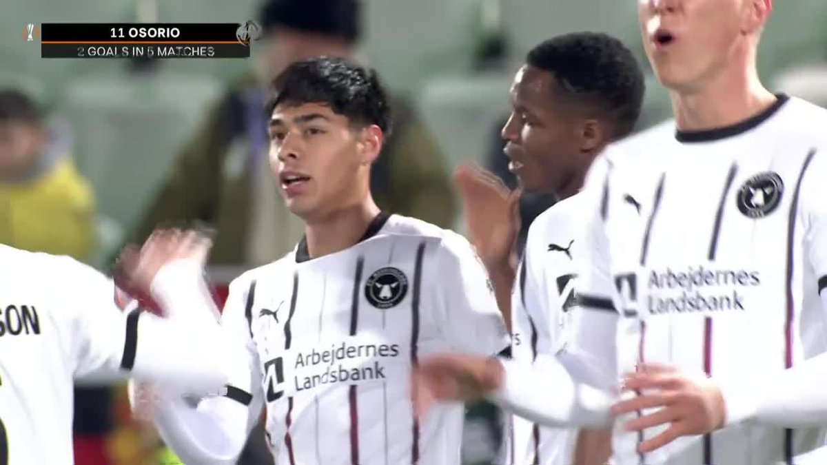 ⚽🔥 ¡GOLAAAAAAZO DE DARÍO OSORIO! ⚽🔥 El volante chileno sacó un remante perfecto al ángulo para el 1-0 parcial del FC Midtjylland sobre el Ludogorets en la #UELxESPN.