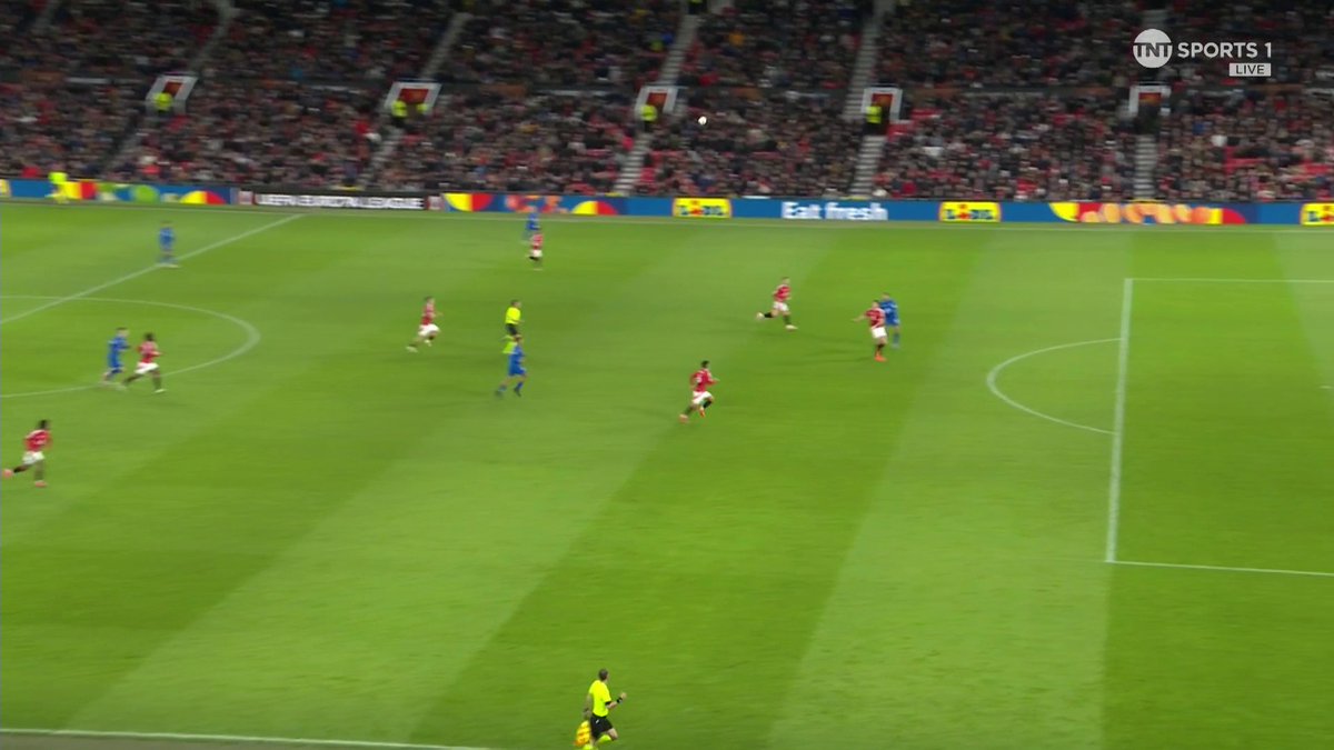 RANGERS ARE LEVEL! Cyriel Dessers with a stunning touch and finish to capitalise on poor judgement from Harry Maguire 🎯 📺 TNT Sports & discovery+ UK