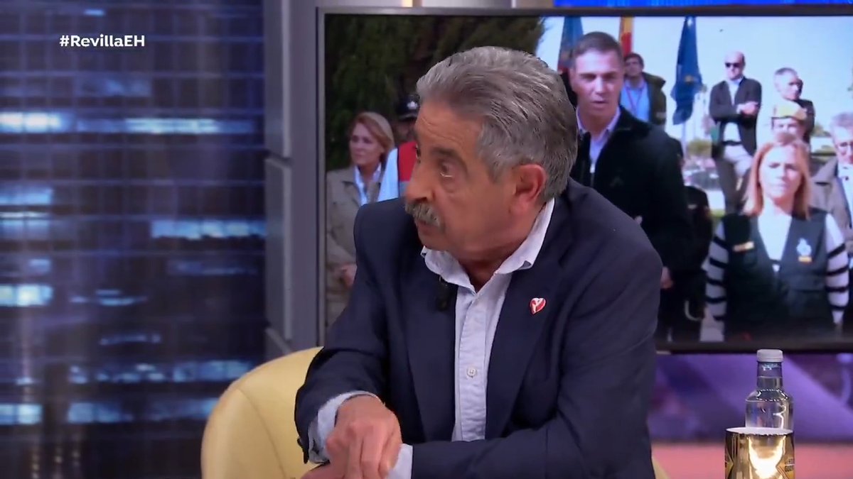 No había visto cómo le pintó la cara Revilla a Carlos Mazón, después a Pablo Motos y para terminar a Feijóo en El Hormiguero. La cara de Motos con cada respuesta es un poema👇