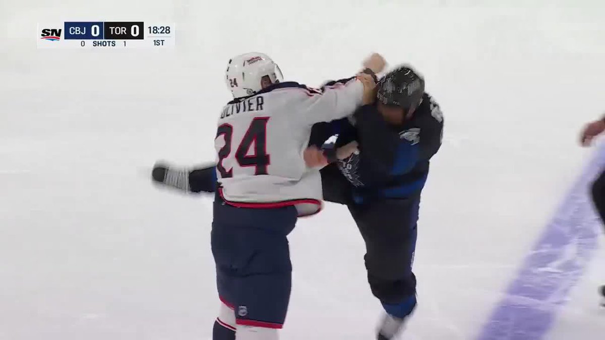 No, no es boxeo... pero la #NHL nos regaló ¡LA PELEA DEL AÑO! 🔥 El cruce picante entre Mathieu Olivier (Columbus Blue Jackets) y Ryan Reaves (Toronto Maple Leafs) a puras piñas