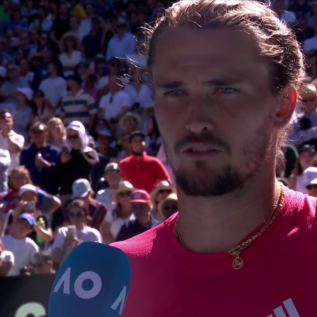 "Please don't boo an injured player!" 🙏 Alexander Zverev heaps praise and love on Novak Djokovic after the 24-time Grand Slam champion retired after just one set of the #AusOpen semi-final 💙