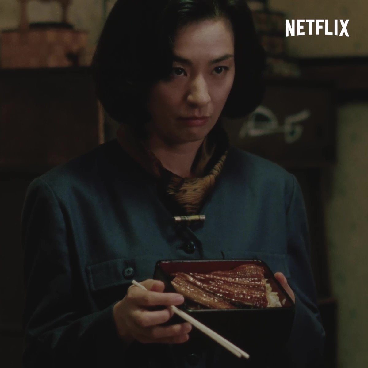 家族団欒で囲む昭和の食卓。 すき焼きにうなぎ、おむすびにおでん…四姉妹の食べっぷりをどうぞ🍙🍢 #阿修羅のごとく #Asura #是枝裕和