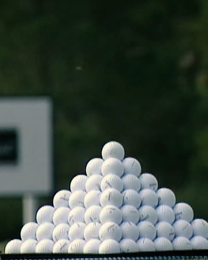 47 Tour players switching to a revolutionary new golf ball in just hours? It seemed unthinkable until the Pro V1’s debut at a Las Vegas Tour event in 2000. Take a behind-the-scenes look at the remarkable journey of Titleist's Pro V1: