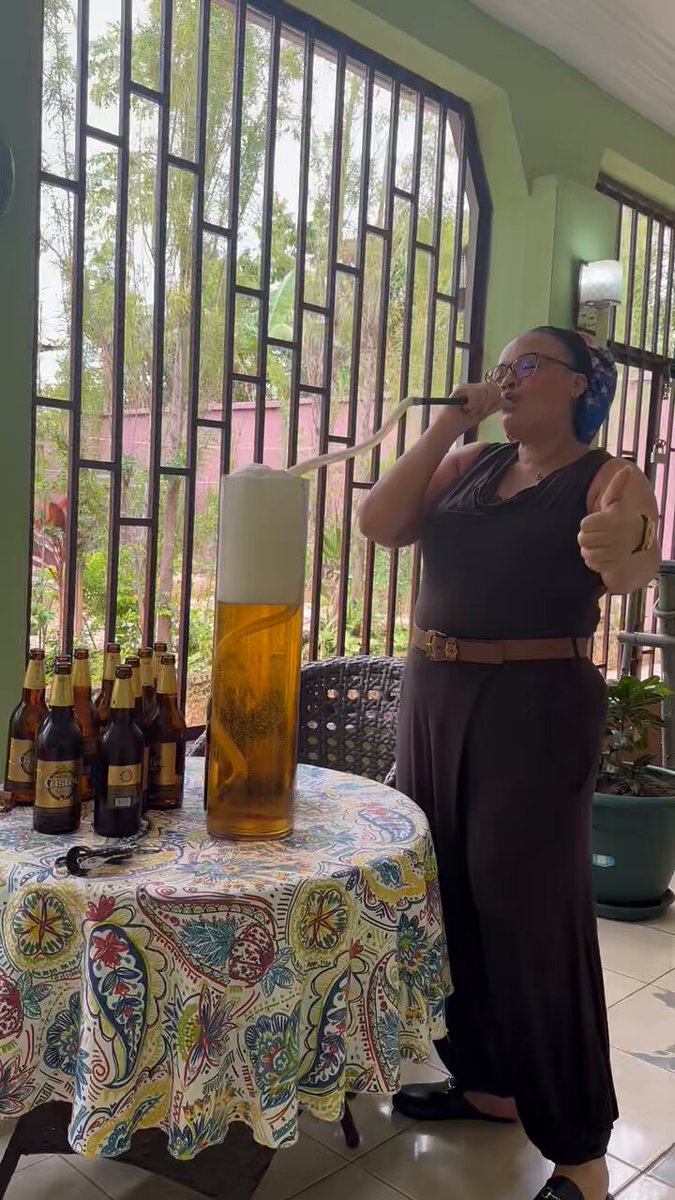 Bon week-end à vous tous dans la paix 🫶 Trecy et Assounia ❤️ un verre seulement Nene Mulongo Kasilu 🫶 🔥