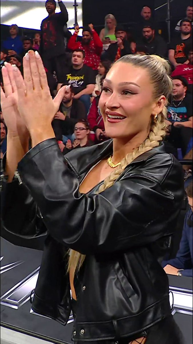 "Now we're even." Wasn't expecting IZZI DAME to help out Tony D’Angelo... 🤔 #WWENXT