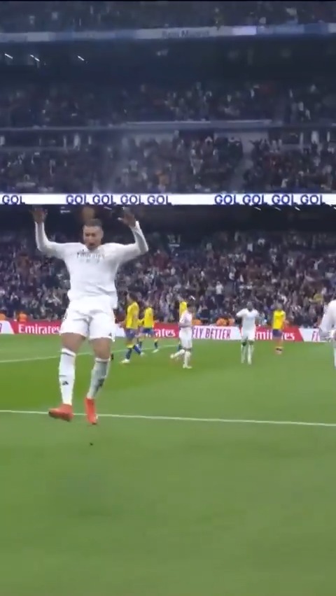 An unstoppable Kylian Mbappé... 🤍🔝 #LALIGAHighlights #LALIGAEASPORTS