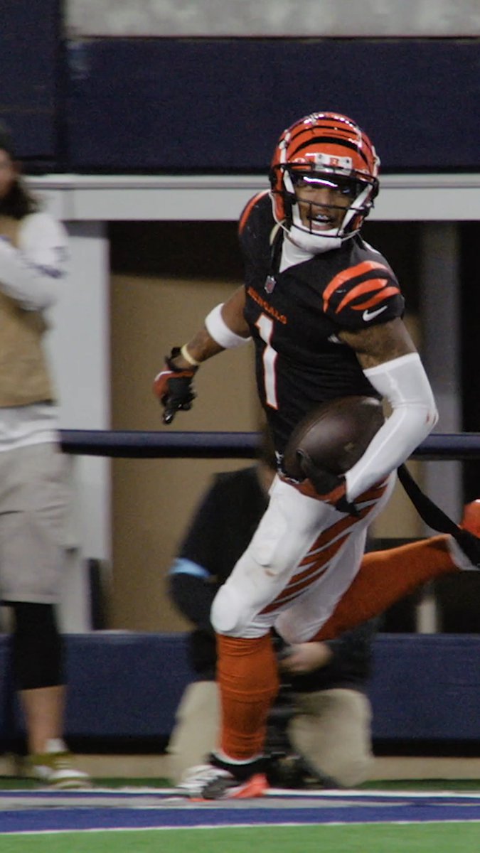 👑👑👑 = Ja'Marr Chase At 24, the Cincinnati Bengals wide receiver earns the Triple Crown, the youngest to do so since Hall of Famer Don Hutson at 23 in 1936. His jersey, gloves and cleats are now on display at the Hall of Fame. @Real10jay__ | #RuleTheJungle