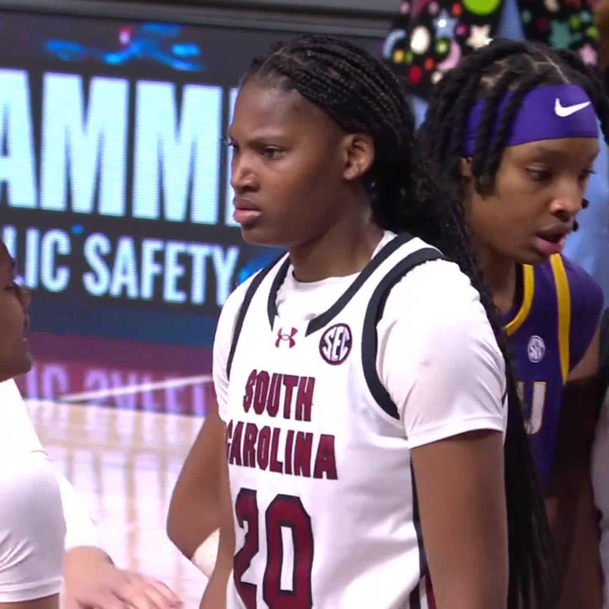 That South Carolina defense is no joke 😤 11 blocks and 13 steals vs. LSU 😯