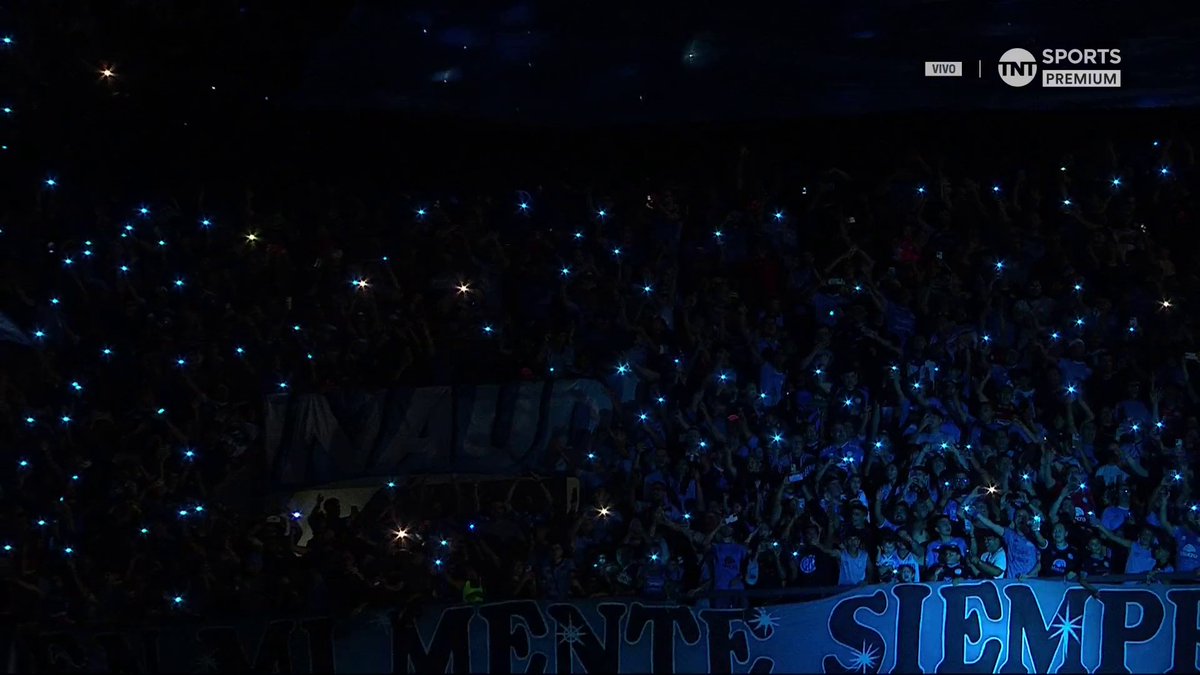 El recibimiento de los hinchas de Belgrano vs. Huracán.