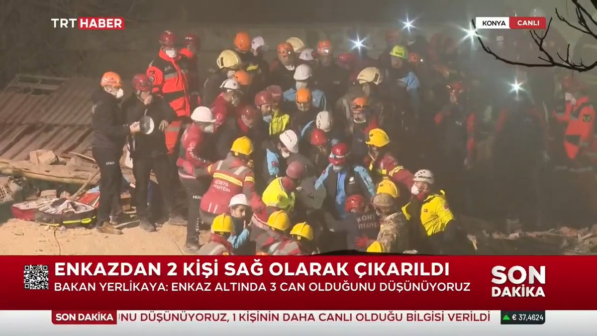 #SONDAKİKA 🔴Konya'da çöken binada yapılan arama kurtarma çalışmaları sonucunda üç kişi enkaz altından sağ olarak çıkarıldı.