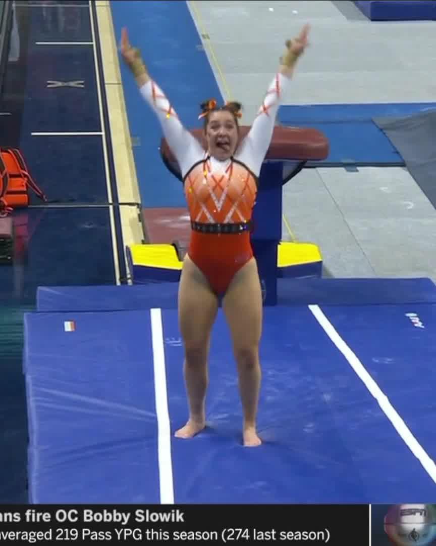 This Karlie Chavez energy on the landing is everything 😂😝 📺: ESPN2 #GoBeavs x Oregon State Gymnastics